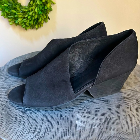 Eileen Fisher ~ Fig d’Orsay Black Leather Open Toe Shoes in size 9 - Picture 2 of 15